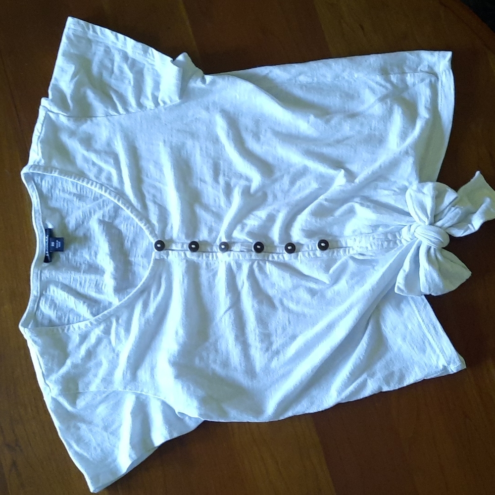 White a.n.a front tie up tee shirt